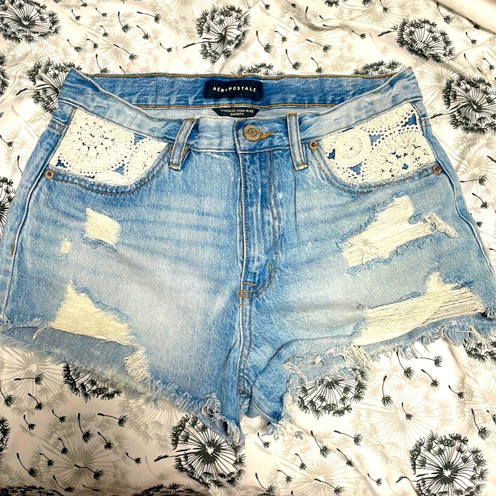 Aero shorts size 4 height rise shorty